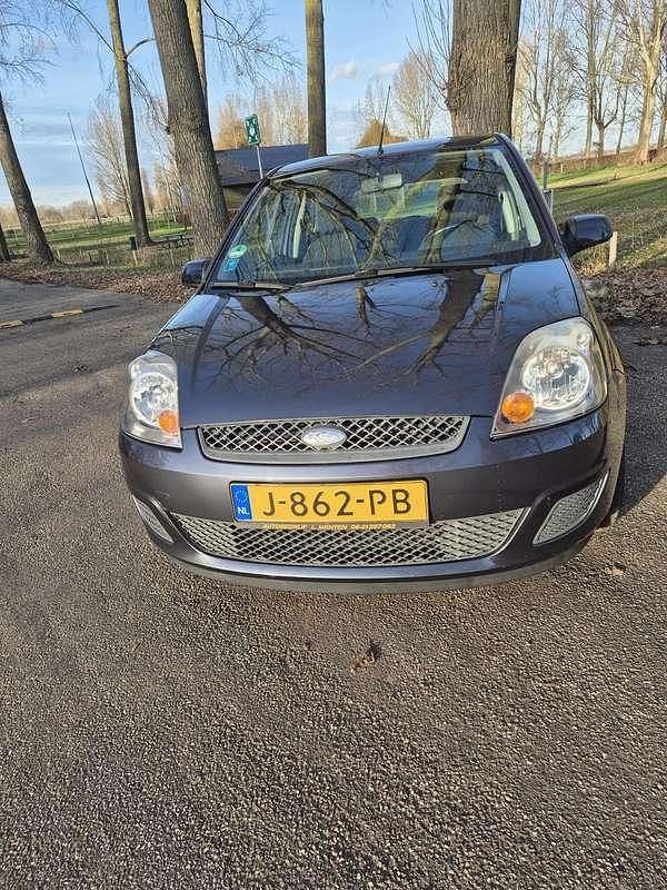 Occasion Ford Fiesta Ambiente 69 PK (50 kW) 2006 Grijs Hatchback