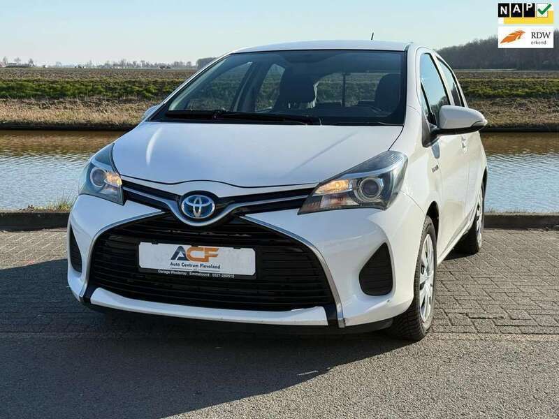 Wit Gebruikt 2016 Toyota Yaris Hybrid Hatchback | € 12.250 (Eerlijke prijs) - Afbeelding 1/4