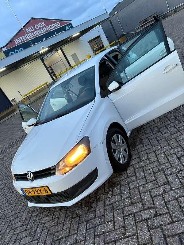 Wit Occasion 2012 VW Polo Hatchback | € 2.900 (Super prijs) - Afbeelding 1/4