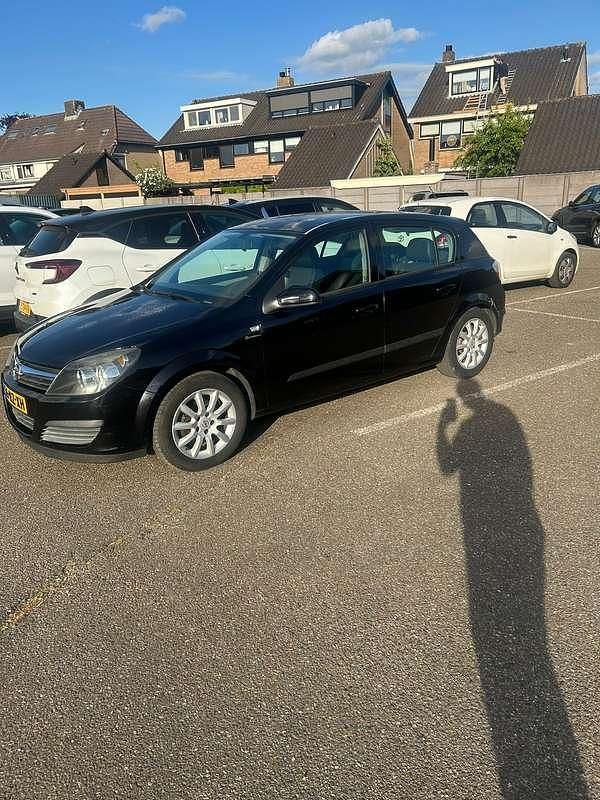 Zwart Gebruikt 2005 Opel Astra Sport Hatchback | € 1.000 (Super prijs) - Afbeelding 1/4