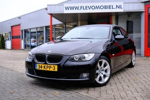 Zwart Gebruikt 2010 BMW 320 Executive Coupé | € 8.950 (Eerlijke prijs) - Afbeelding 1/4
