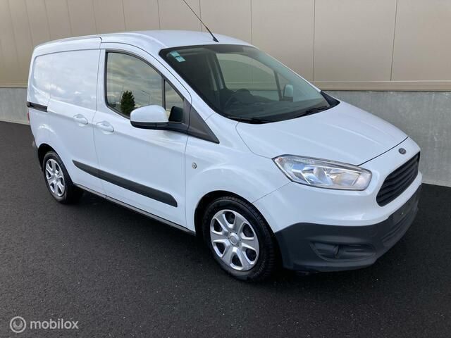 Wit Gebruikt 2016 Ford Transit Van | € 4.999 (Eerlijke prijs) - Afbeelding 1/4