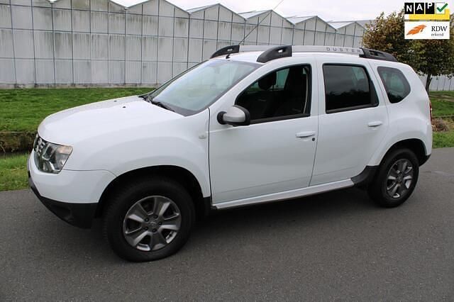 Wit Gebruikt 2014 Dacia Duster Lauréate SUV | € 6.900 (Eerlijke prijs) - Afbeelding 1/4