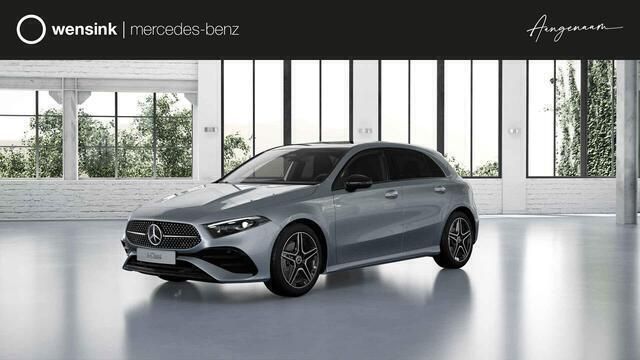 Zilver, metallic lak Nieuw 2025 Mercedes A180 Business Hatchback | € 47.684 (Duur) - Afbeelding 1/4