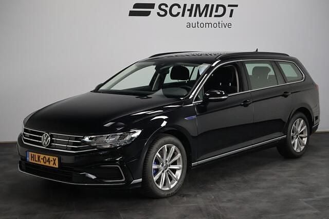 Zwart Gebruikt 2022 VW Passat Business Stationwagen | € 29.495 (Eerlijke prijs) - Afbeelding 1/4