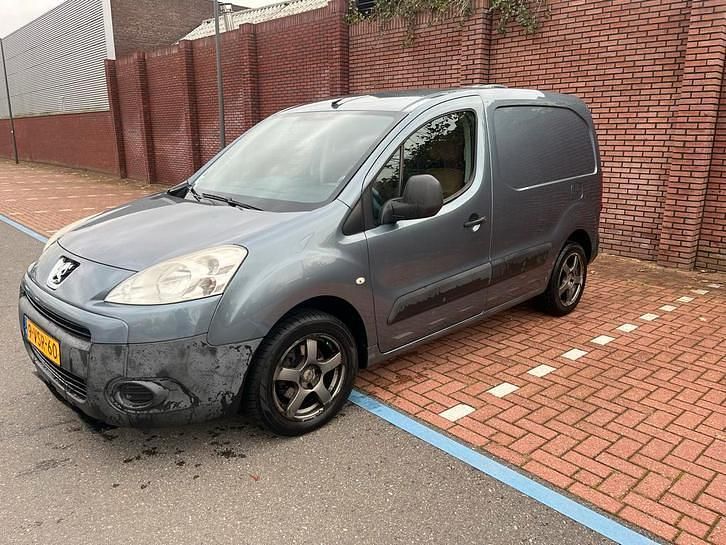 Gebruikt 2012 Peugeot Partner Van | € 2.999 (Eerlijke prijs) - Afbeelding 1/4