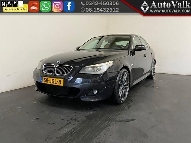 Zwart Gebruikt 2007 BMW 530 M Sport Sedan | € 7.449 (Eerlijke prijs) - Afbeelding 1/4