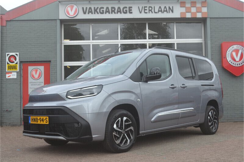 Grijs Gebruikt 2024 Toyota Proace Verso City Stationwagen | € 39.500 (Eerlijke prijs) - Afbeelding 1/4