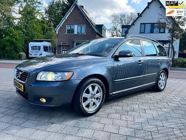 Grijs Gebruikt 2010 Volvo V50 Stationwagen | € 6.499 (Duur) - Afbeelding 1/4
