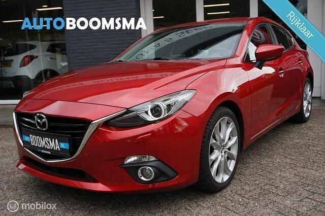 Rood Gebruikt 2015 Mazda 3 Hatchback | € 14.945 (Eerlijke prijs) - Afbeelding 1/4