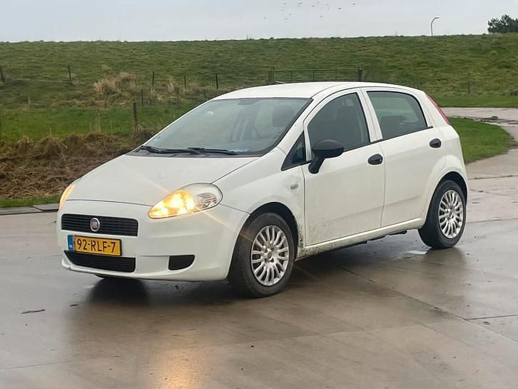 Gebruikt 2011 Fiat Punto | € 999 (Eerlijke prijs) - Afbeelding 1/4