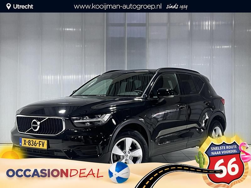 Zwart Gebruikt 2022 Volvo XC40 Momentum SUV | € 34.149 (Eerlijke prijs) - Afbeelding 1/4
