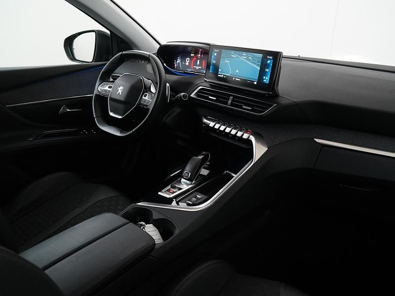 Occasion Peugeot 5008 Allure 131 PK (96 kW) 2022 Black pearl paint (ktv) MPV