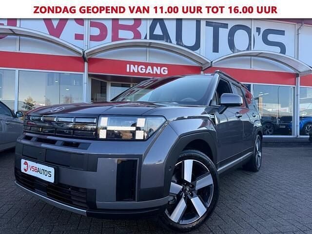 Grijs (metallic) Occasion 2025 Hyundai Santa Fe SUV | € 48.950 (Super prijs) - Afbeelding 1/4