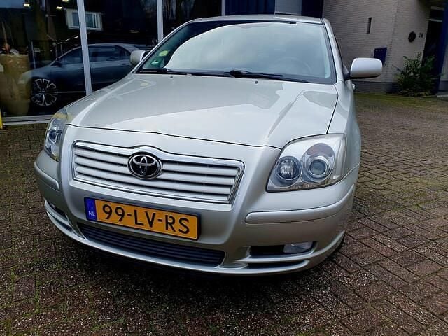 Occasion Toyota Avensis Sol 129 PK (94 kW) 2003 Grijs Sedan