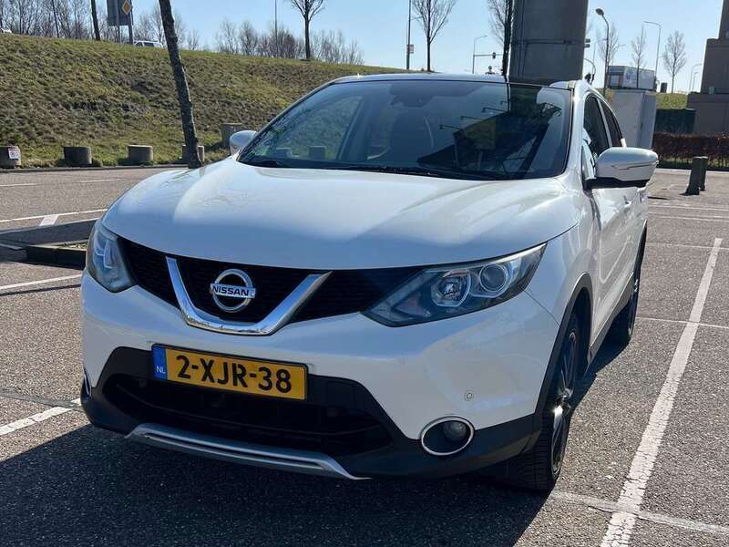 Wit Gebruikt 2014 Nissan Qashqai N-Connecta SUV | € 10.250 (Goede deal) - Afbeelding 1/4