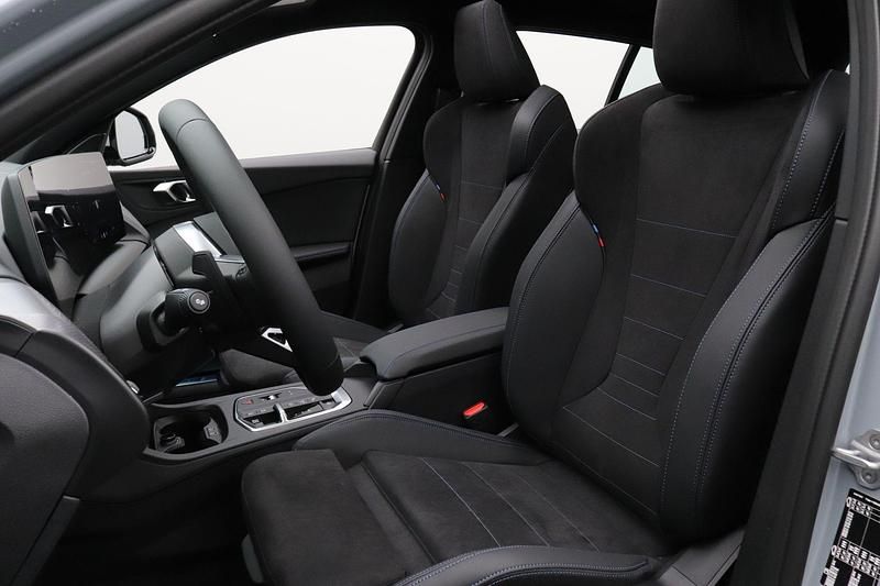 Nieuw BMW 120 M Sport 156 PK (114 kW) 2026 Grijs Hatchback