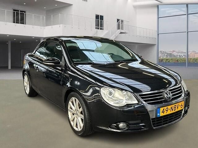Zwart Gebruikt 2010 VW Eos Highline Cabriolet | € 3.450 (Super prijs) - Afbeelding 1/4