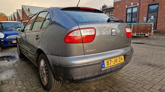 Occasion Seat Leon Stella 105 PK (77 kW) 2002 Grijs Hatchback