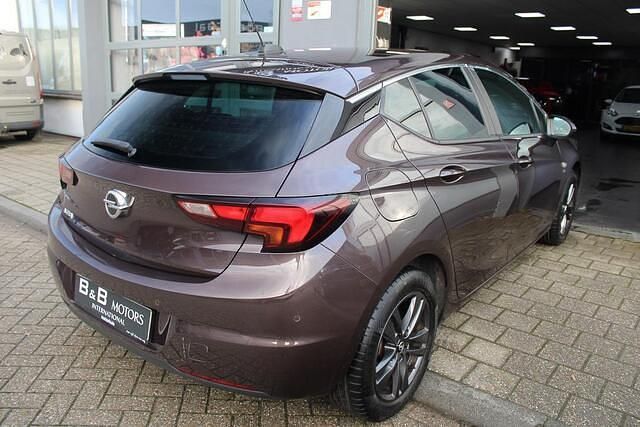 Occasion Opel Astra Edition 105 PK (77 kW) 2019 Bruin Hatchback