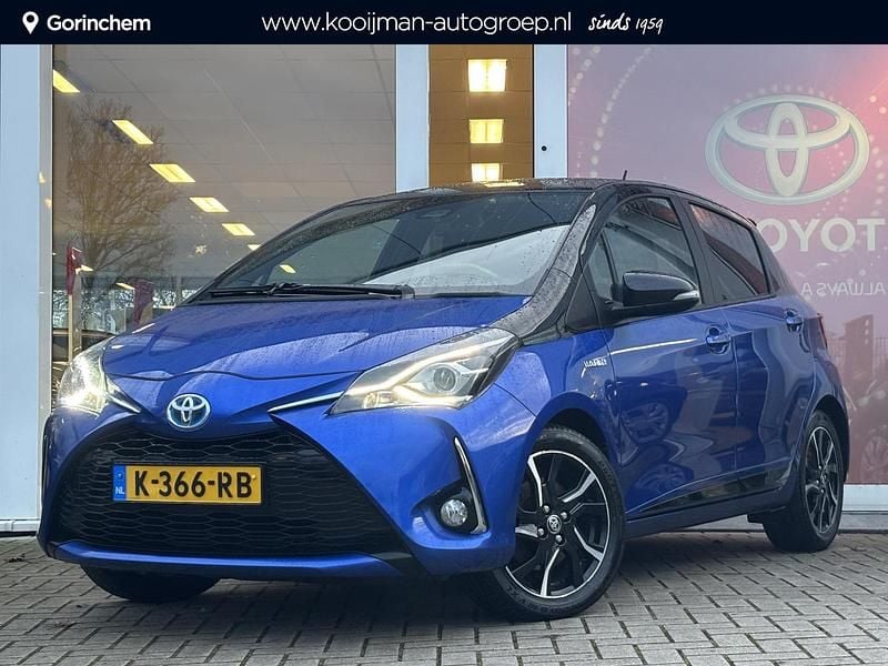 Blauw Occasion 2021 Toyota Yaris Hybrid Hatchback | € 12.900 (Super prijs) - Afbeelding 1/4