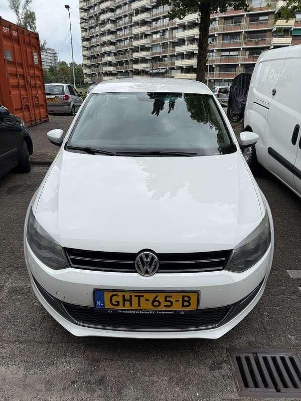 Wit Gebruikt 2013 VW Polo Hatchback | € 5.999 (Eerlijke prijs) - Afbeelding 1/4