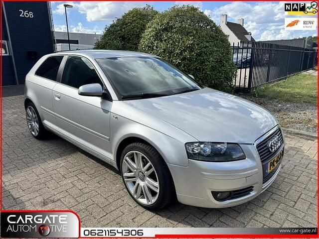 Grijs Gebruikt 2006 Audi A3 Attraction Hatchback | € 2.499 (Goede deal) - Afbeelding 1/4