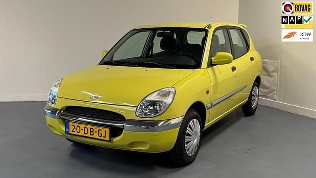 Geel Gebruikt 1999 Daihatsu Sirion Hatchback | € 1.650 (Super prijs) - Afbeelding 1/4