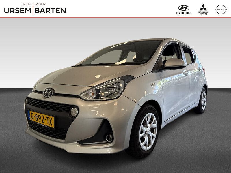Grijs Gebruikt 2020 Hyundai i10 Comfort Hatchback | € 10.930 (Eerlijke prijs) - Afbeelding 1/4
