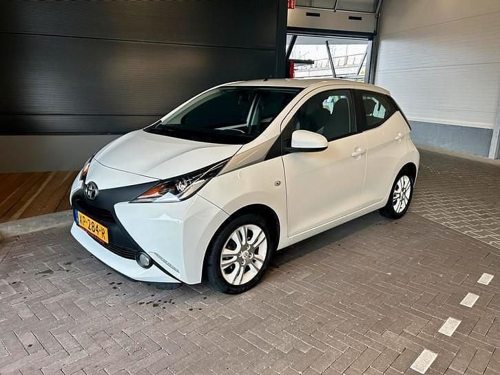 Occasion 2017 Toyota Aygo Hatchback | € 7.950 (Goede deal) - Afbeelding 1/4