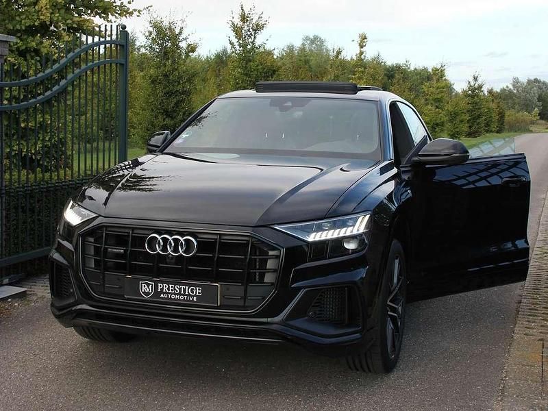 Zwart Gebruikt 2021 Audi Q8 S-Line SUV | € 67.950 (Iets duurder) - Afbeelding 1/4