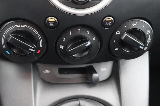 Occasion Mazda 2 Exclusive 75 PK (55 kW) 2008 Blauw Hatchback