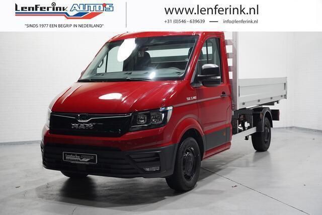 Rood Gebruikt 2024 VW Crafter Van | € 43.800 - Afbeelding 1/4