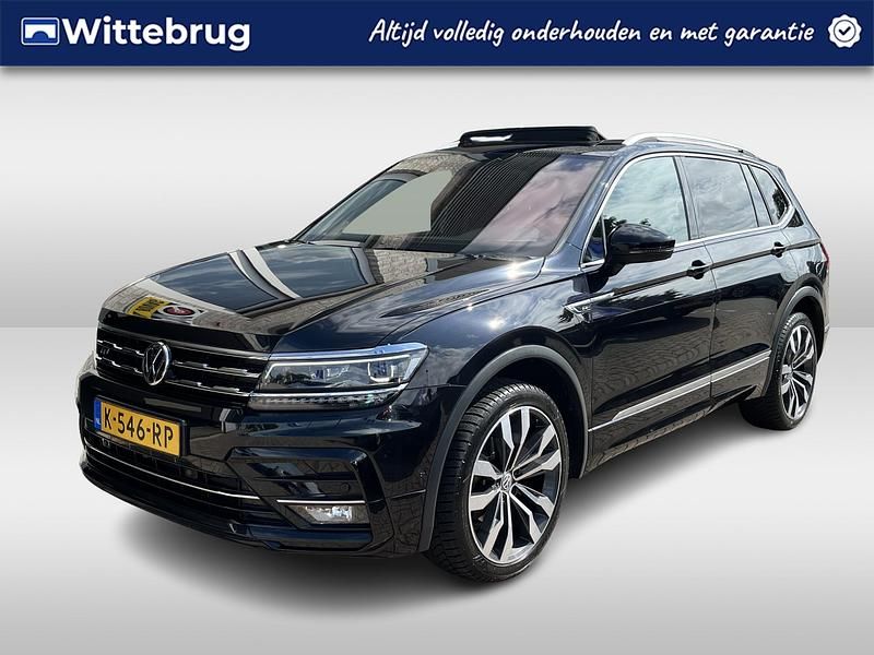 Zwart Gebruikt 2021 VW Tiguan Highline SUV | € 36.950 - Afbeelding 1/2