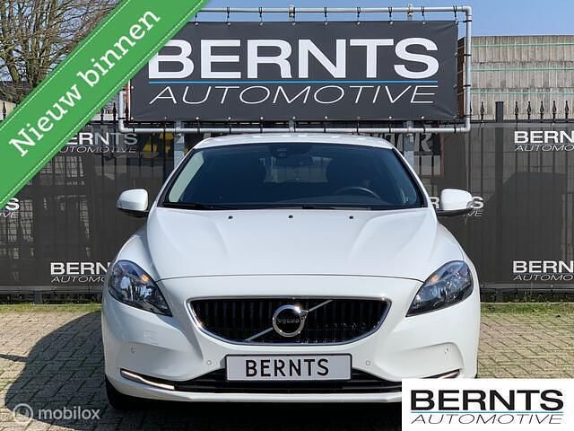 Occasion Volvo V40 152 PK (111 kW) 2016 Wit Hatchback