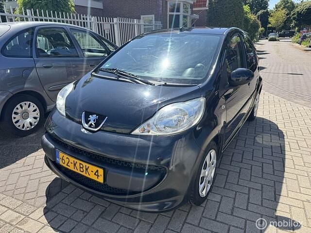 Zwart Gebruikt 2009 Peugeot 107 Hatchback | € 2.450 (Eerlijke prijs) - Afbeelding 1/4