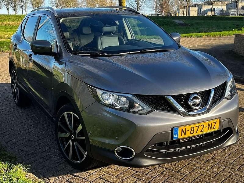 Grijs Gebruikt 2017 Nissan Qashqai Tekna SUV | € 13.800 (Super prijs) - Afbeelding 1/4