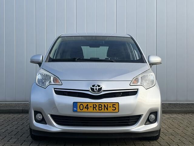 Occasion Toyota Verso-S 101 PK (74 kW) 2011 Grijs MPV