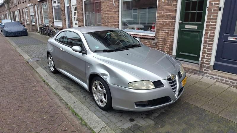 Occasion Alfa Romeo GT Distinctive 166 PK (122 kW) 2005 Grijs Coupé