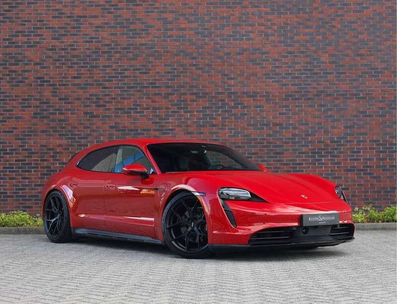 Rood Gebruikt 2023 Porsche Taycan Cross Turismo Sedan | € 89.950 - Afbeelding 1/4