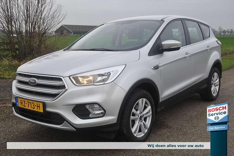 Grijs Occasion 2018 Ford Kuga SUV | € 13.950 (Super prijs) - Afbeelding 1/4