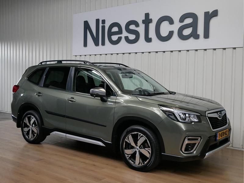 Groen Occasion 2023 Subaru Forester Premium SUV | € 35.750 (Super prijs) - Afbeelding 1/4