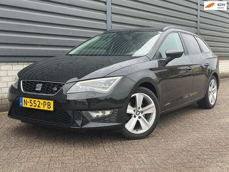 Zwart Gebruikt 2014 Seat Leon ST Business Stationwagen | € 7.750 (Super prijs) - Afbeelding 1/4