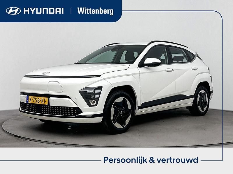 Wit Gebruikt 2024 Hyundai Kona Comfort SUV | € 35.900 (Super prijs) - Afbeelding 1/4