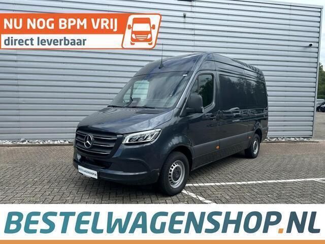 Grijs Nieuw 2024 Mercedes Sprinter Van | € 47.149 - Afbeelding 1/3