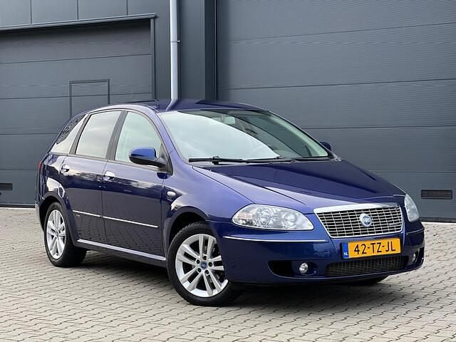 Occasion Fiat Croma Emotion 147 PK (108 kW) 2007 Blauw Hatchback