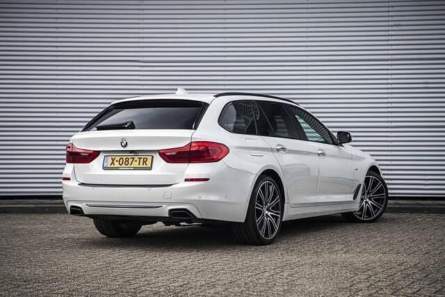 Wit Gebruikt 2018 BMW 540 Comfort Edition Stationwagen | € 37.995 (Super prijs) - Afbeelding 1/2