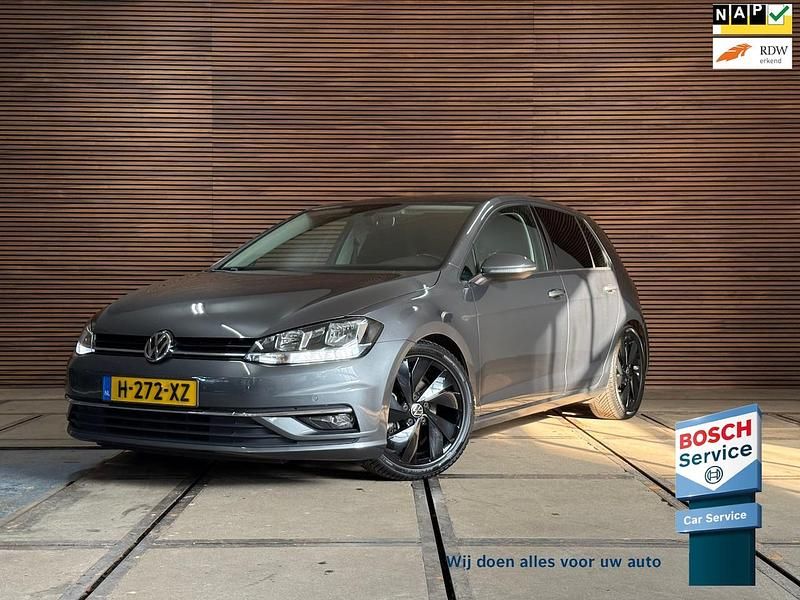 Grijs (metallic) Occasion 2020 VW Golf VII Style Hatchback | € 17.390 (Goede deal) - Afbeelding 1/4