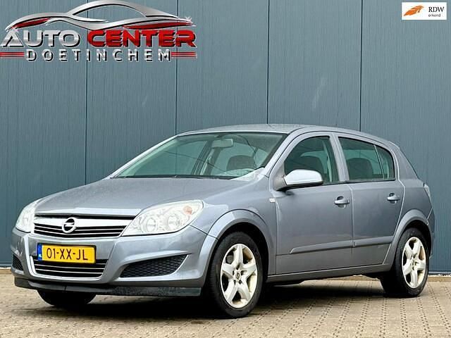 Grijs Gebruikt 2007 Opel Astra Business Hatchback | € 1.850 (Eerlijke prijs) - Afbeelding 1/4