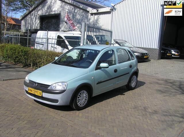 Groen, metallic lak Gebruikt 2001 Opel Corsa Comfort Hatchback | € 1.050 (Eerlijke prijs) - Afbeelding 1/4